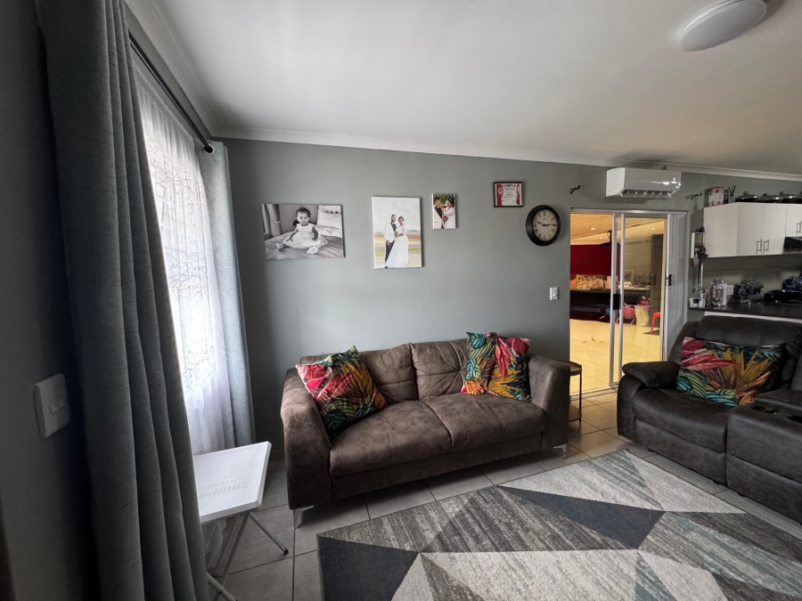 2 Bedroom Property for Sale in Gaylee Western Cape